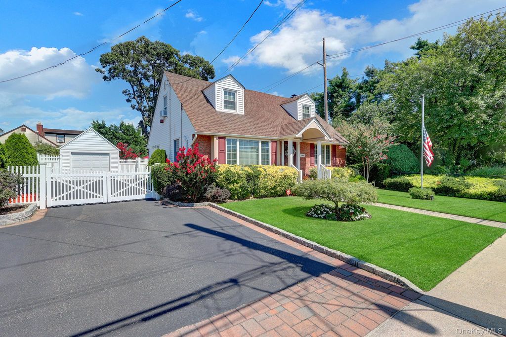 1188 New York Avenue, Franklin Square, NY 11010 — photo 4