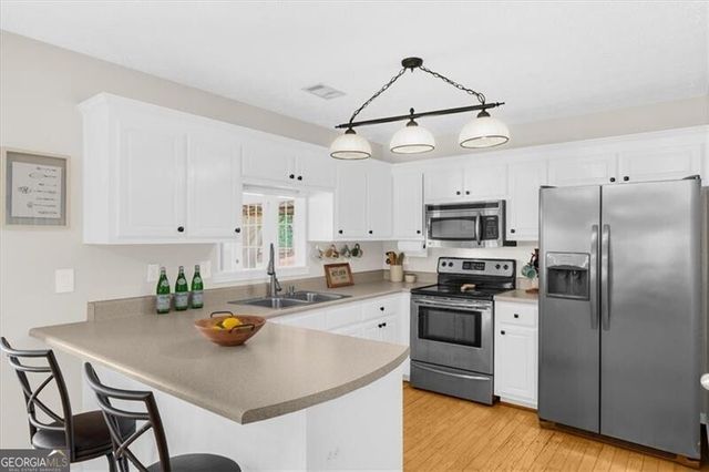 300 Cobb Court, Hampton, GA 30228