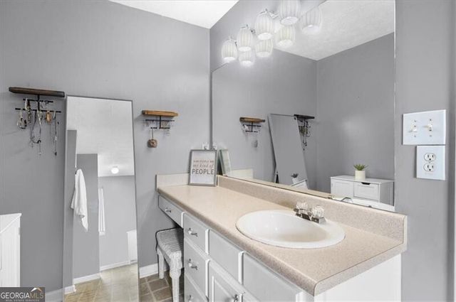 300 Cobb Court, Hampton, GA 30228