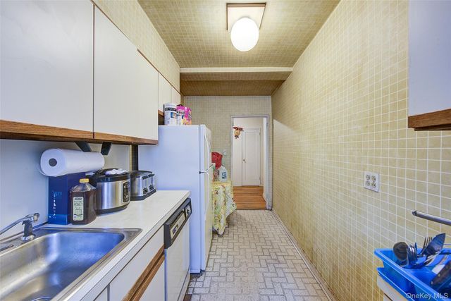 37-27 86th Street 5S, Jackson Heights, NY 11372