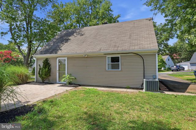 584 WILK DR, Morrisville, PA 19067