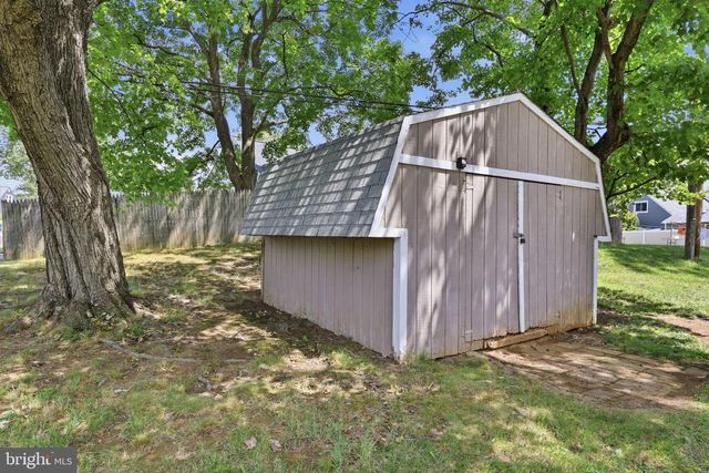 584 WILK DR, Morrisville, PA 19067