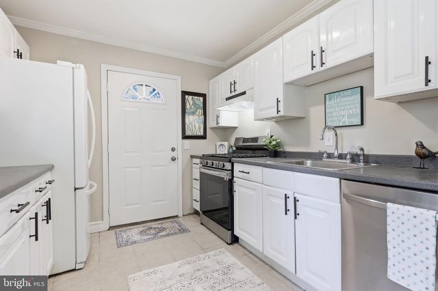 584 WILK DR, Morrisville, PA 19067