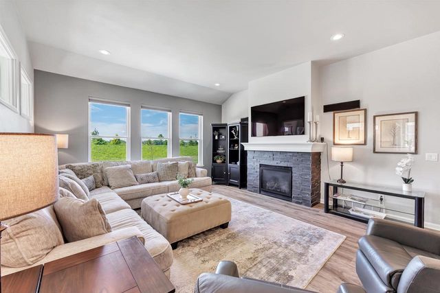 3324 EVENING STAR DRIVE, Green Bay, WI 54311