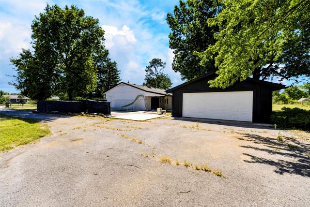 13203 E 103rd Street N, Owasso, OK 74055