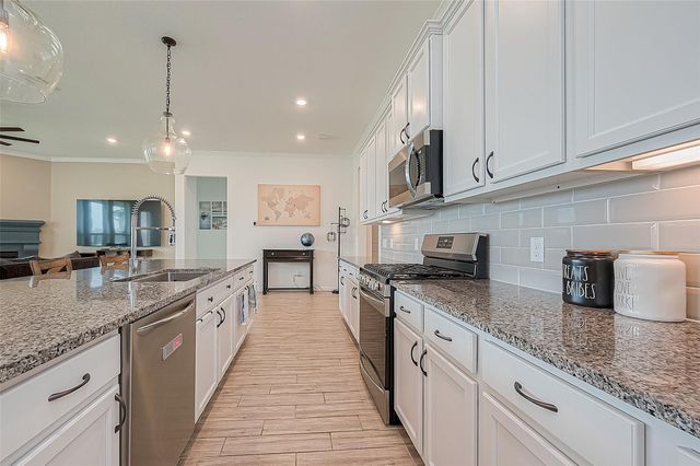 4417 Camden Lake Lane, Rosharon, TX 77583