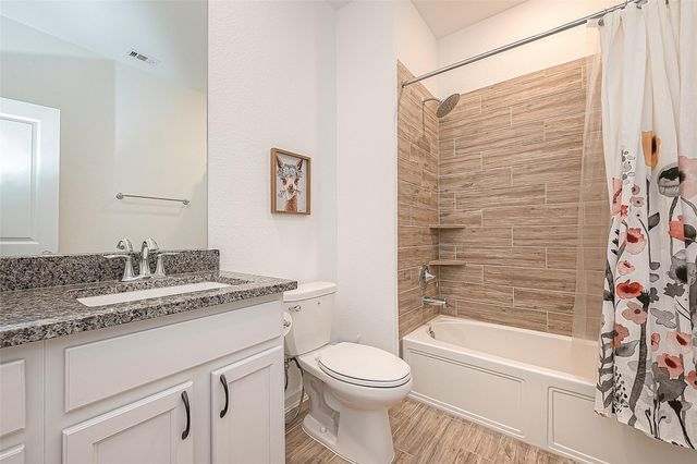 4417 Camden Lake Lane, Rosharon, TX 77583