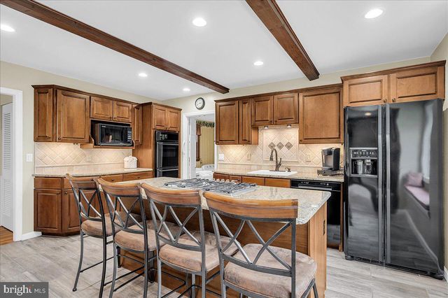 3002 MAPLE SHADE LN, Wilmington, DE 19810