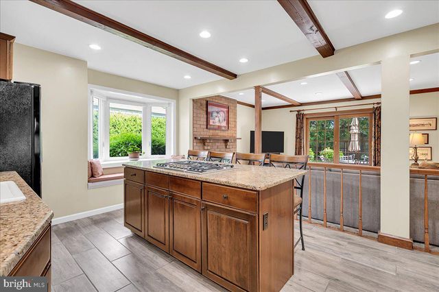 3002 MAPLE SHADE LN, Wilmington, DE 19810