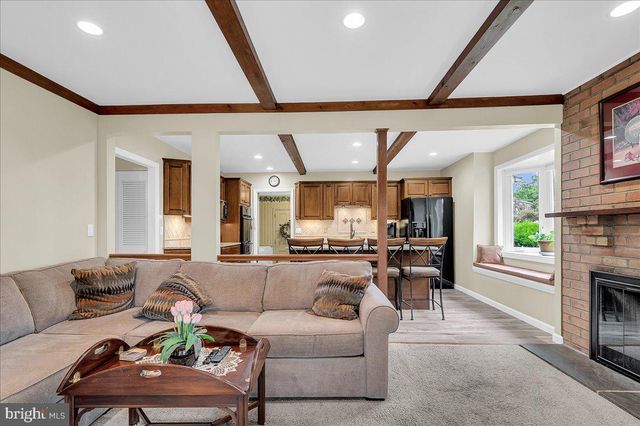 3002 MAPLE SHADE LN, Wilmington, DE 19810
