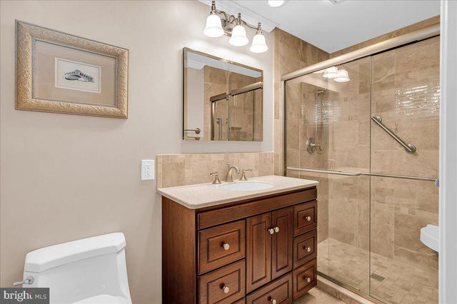 3002 MAPLE SHADE LN, Wilmington, DE 19810