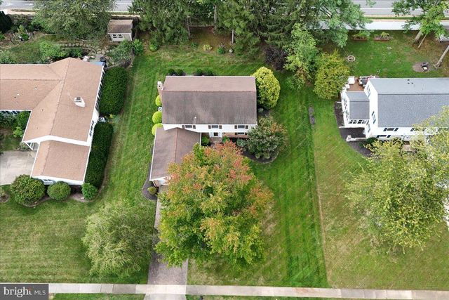 3002 MAPLE SHADE LN, Wilmington, DE 19810