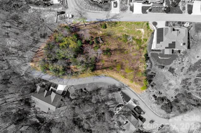 81 Curtain Bluff, Hendersonville, NC 28791