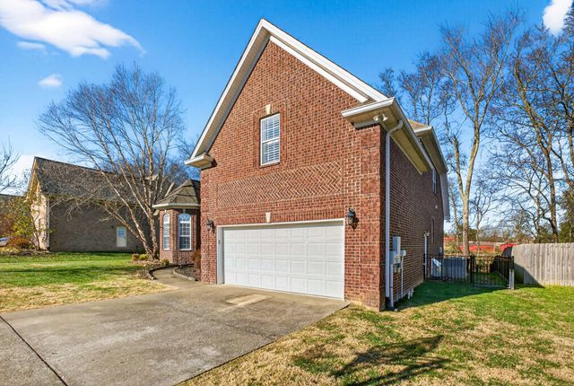 1007 Nealcrest Cir, Spring Hill, TN 37174