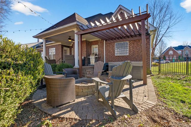 1007 Nealcrest Cir, Spring Hill, TN 37174