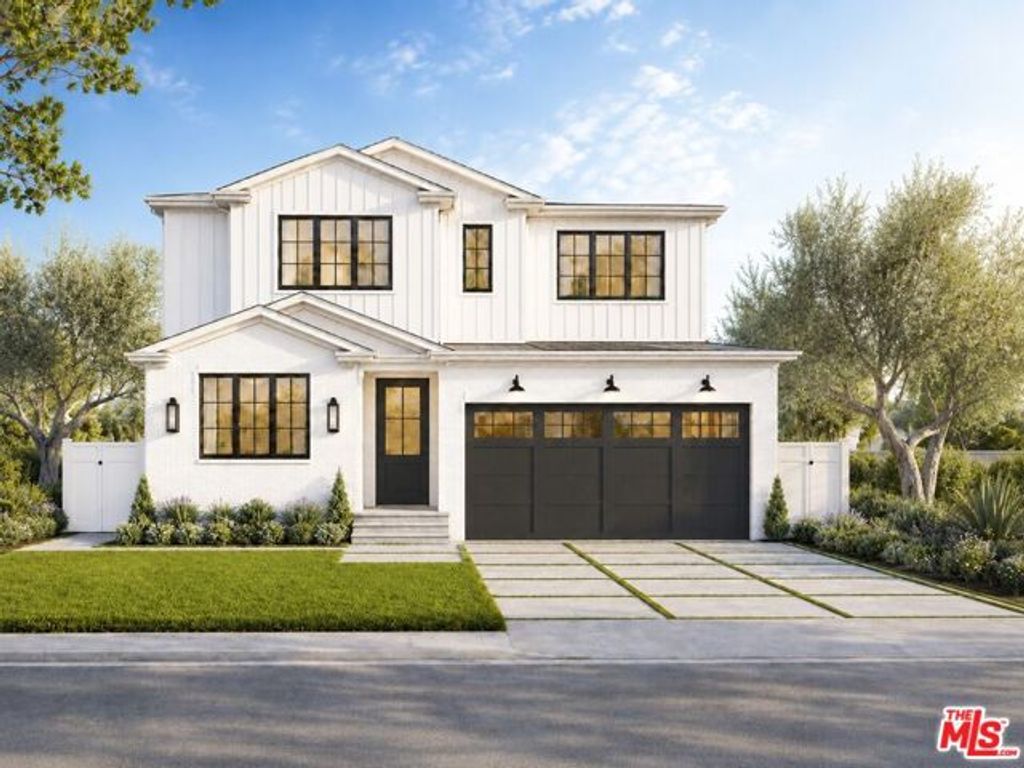 8136 Stewart Avenue, Los Angeles, CA 90045