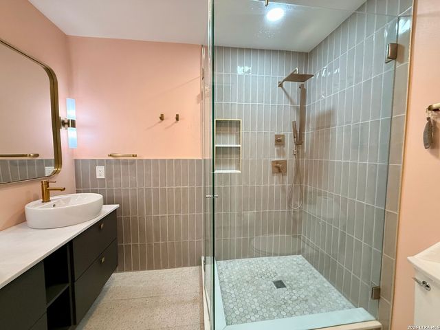 3807 Longridge Dr, San Antonio, TX 78228