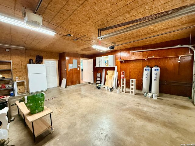 3807 Longridge Dr, San Antonio, TX 78228