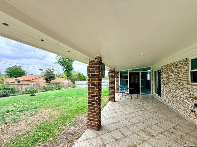 3807 Longridge Dr, San Antonio, TX 78228