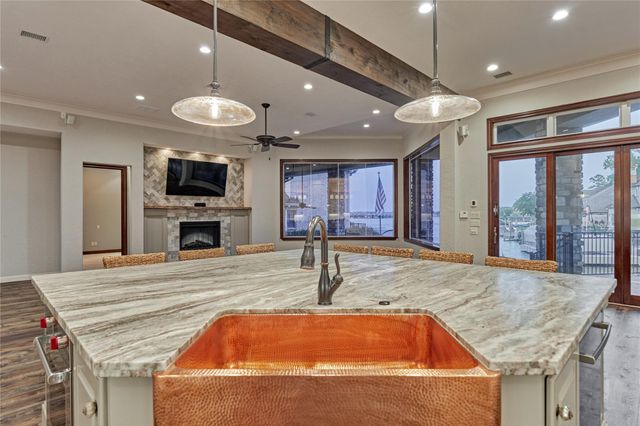 40 Logansport Court, Montgomery, TX 77356