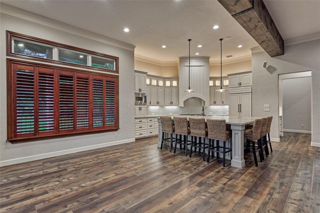 40 Logansport Court, Montgomery, TX 77356