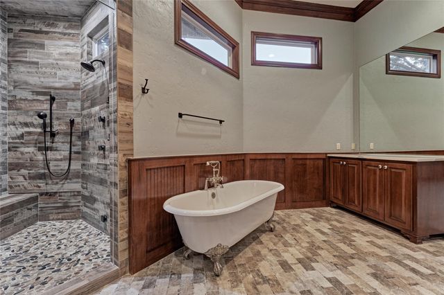 40 Logansport Court, Montgomery, TX 77356