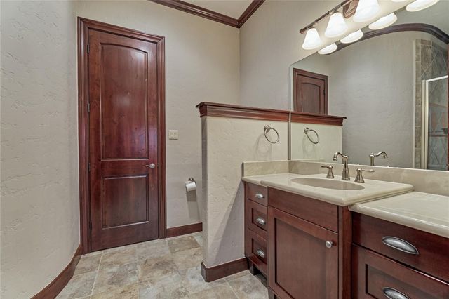 40 Logansport Court, Montgomery, TX 77356