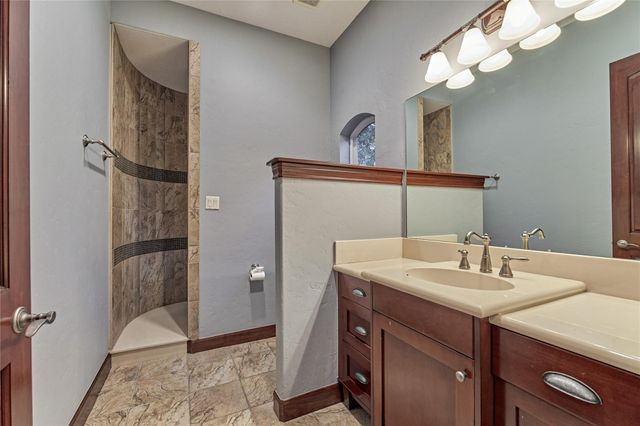 40 Logansport Court, Montgomery, TX 77356