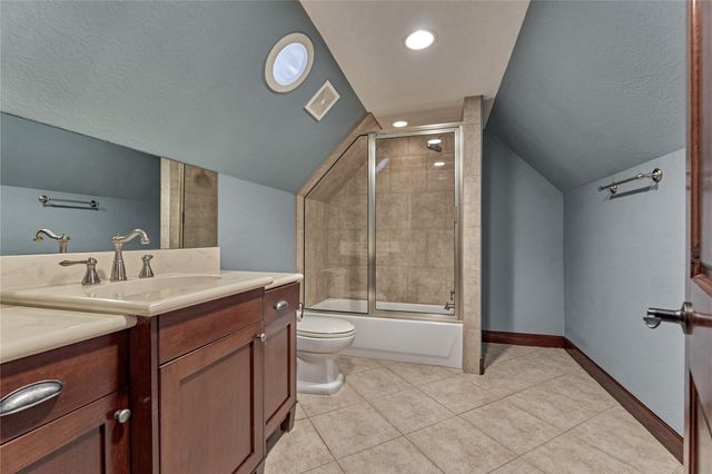 40 Logansport Court, Montgomery, TX 77356