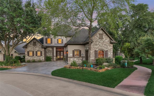 40 Logansport Court, Montgomery, TX 77356