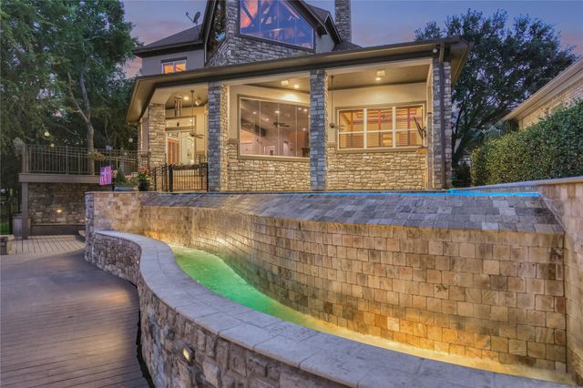 40 Logansport Court, Montgomery, TX 77356