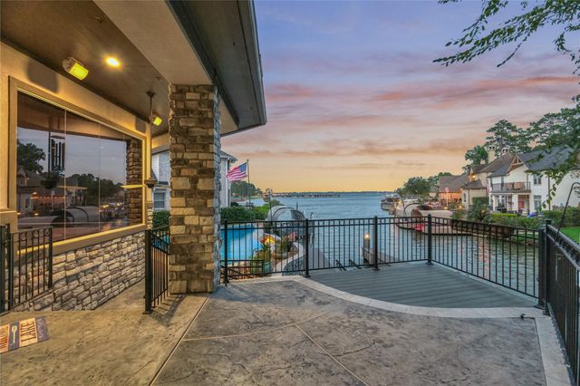 40 Logansport Court, Montgomery, TX 77356