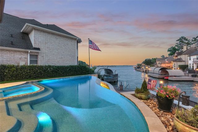 40 Logansport Court, Montgomery, TX 77356