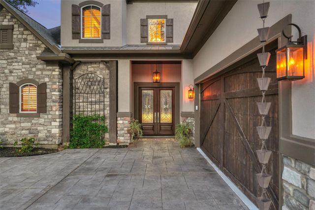 40 Logansport Court, Montgomery, TX 77356