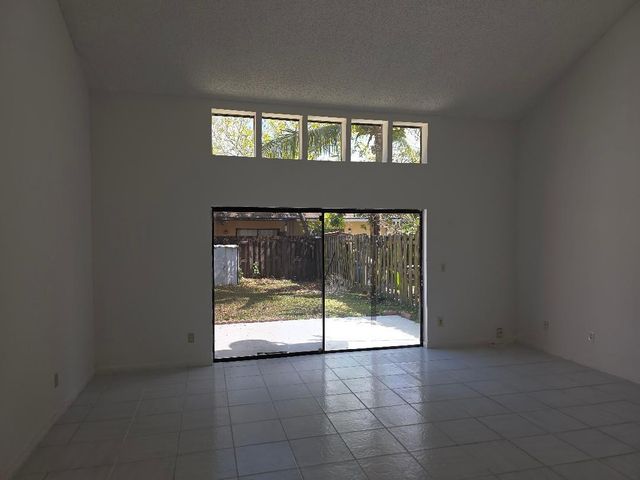 7474 NW 34th Street 7474, Lauderhill, FL 33319