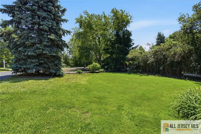 706 Old York Road, Hightstown, NJ 08520
