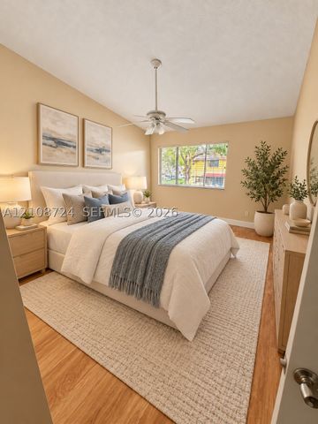 972 NW 92nd Ter, Plantation, FL 33324