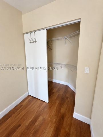 972 NW 92nd Ter, Plantation, FL 33324