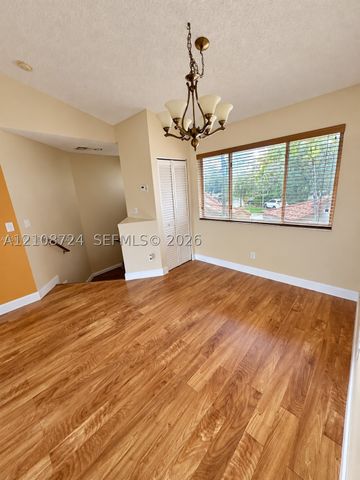 972 NW 92nd Ter, Plantation, FL 33324