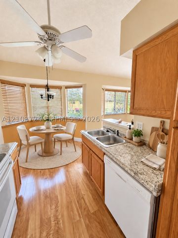 972 NW 92nd Ter, Plantation, FL 33324