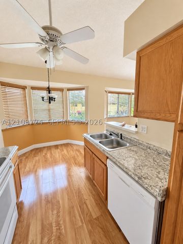 972 NW 92nd Ter, Plantation, FL 33324