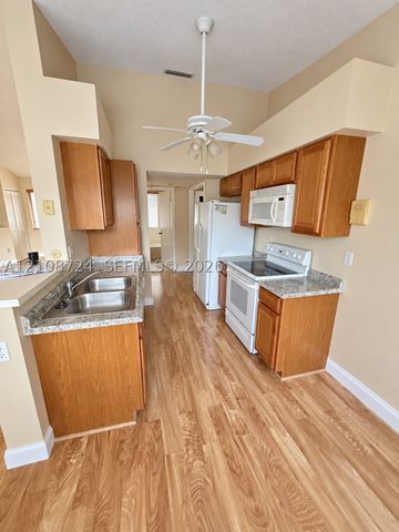 972 NW 92nd Ter, Plantation, FL 33324