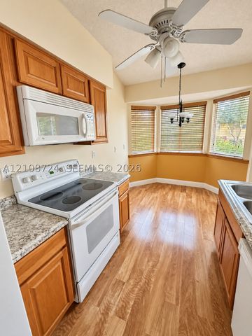 972 NW 92nd Ter, Plantation, FL 33324