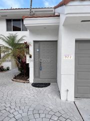 972 NW 92nd Ter, Plantation, FL 33324