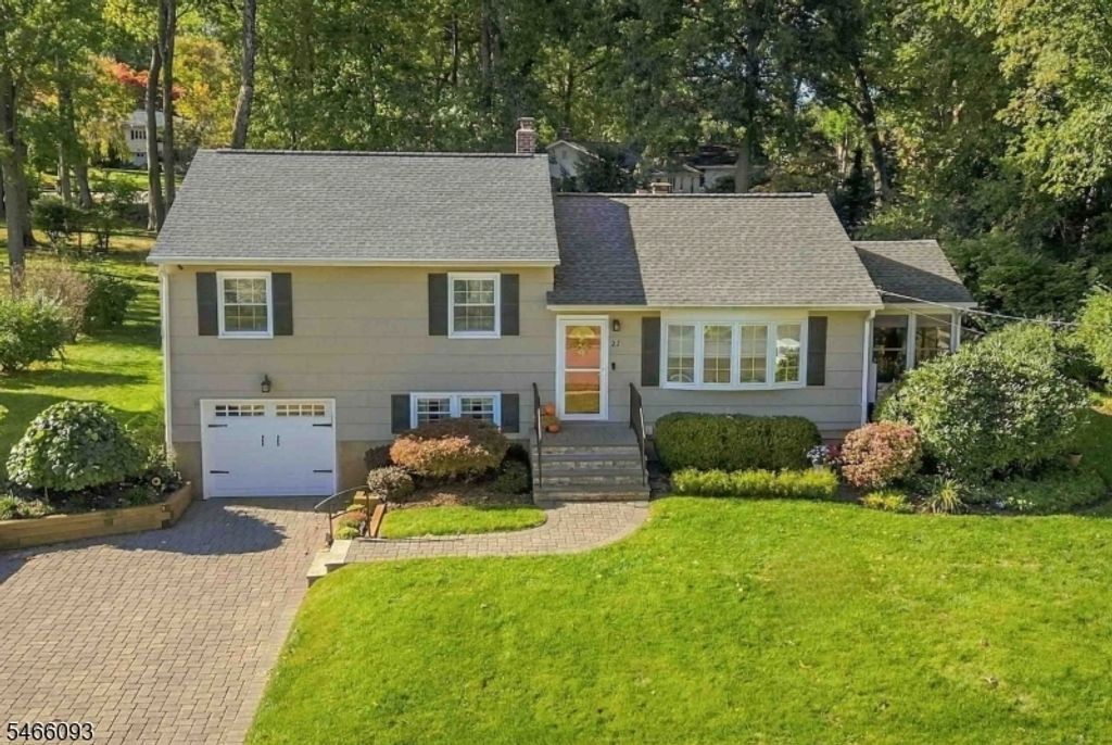 27 Salem Dr, Hanover Twp., NJ 07981 — exterior