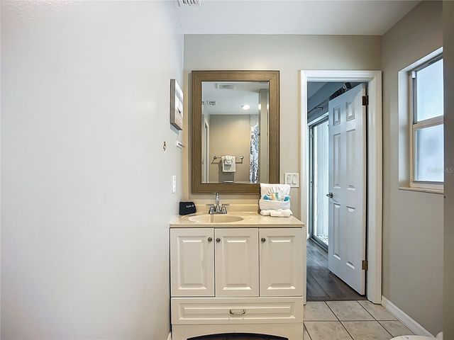 5703 18 STREET W, Bradenton, FL 34207