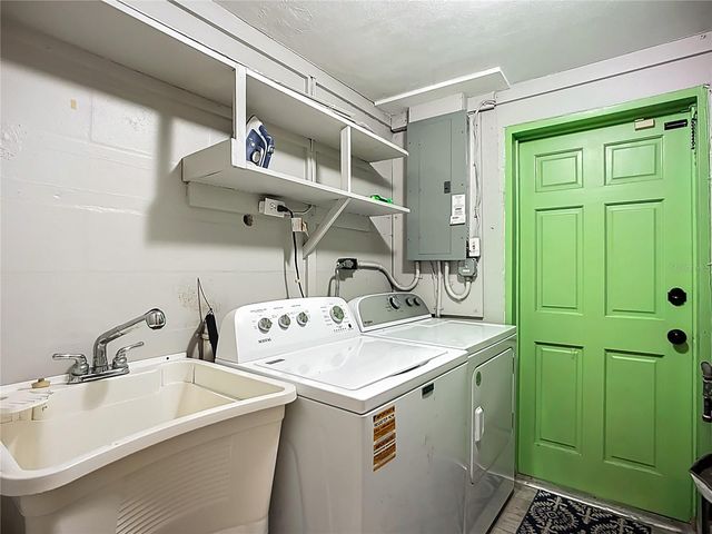 5703 18 STREET W, Bradenton, FL 34207