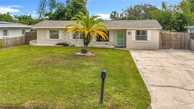 5703 18 STREET W, Bradenton, FL 34207