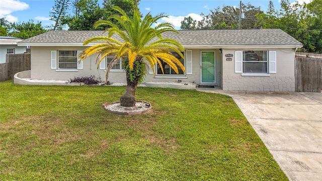 5703 18 STREET W, Bradenton, FL 34207