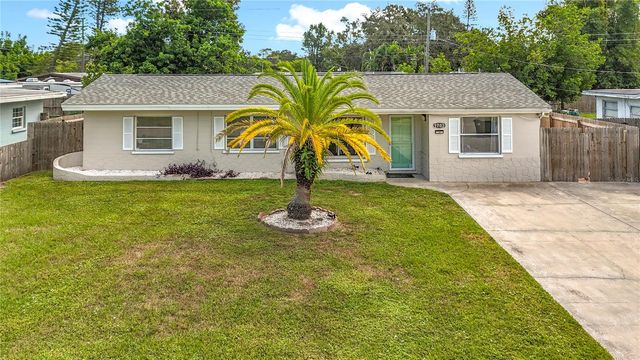 5703 18 STREET W, Bradenton, FL 34207